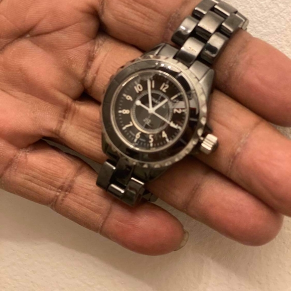 Watch - Picture 2 of 4